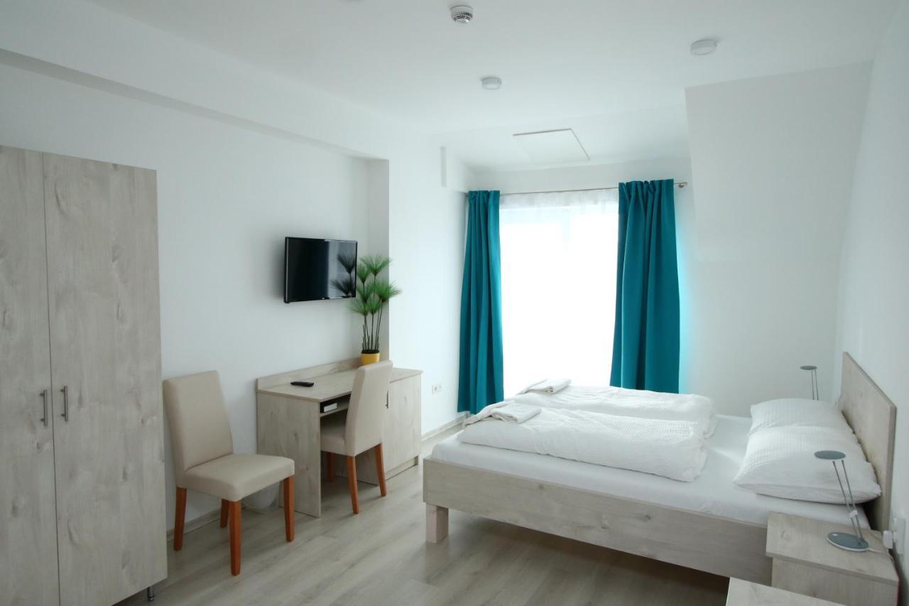 Komárom Hotel Aqua מראה חיצוני תמונה