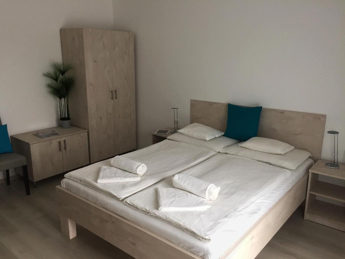 Komárom Hotel Aqua מראה חיצוני תמונה