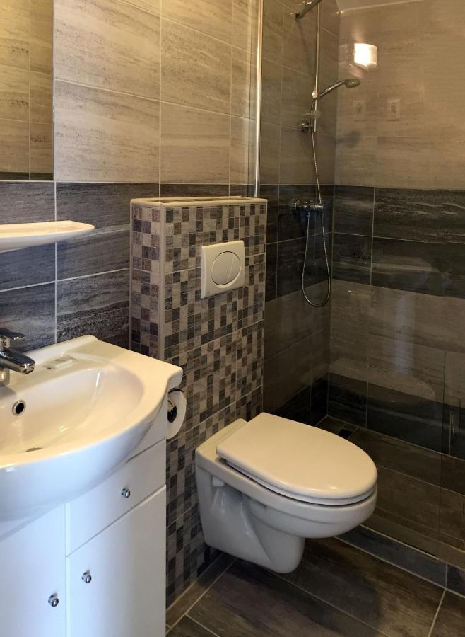 Komárom Hotel Aqua מראה חיצוני תמונה